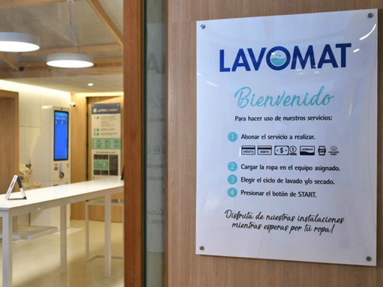 Lavomat, inaugura su primer lavadero autoservicio abierto las 24 hs incorporando Kiosco Interactivo CashDro